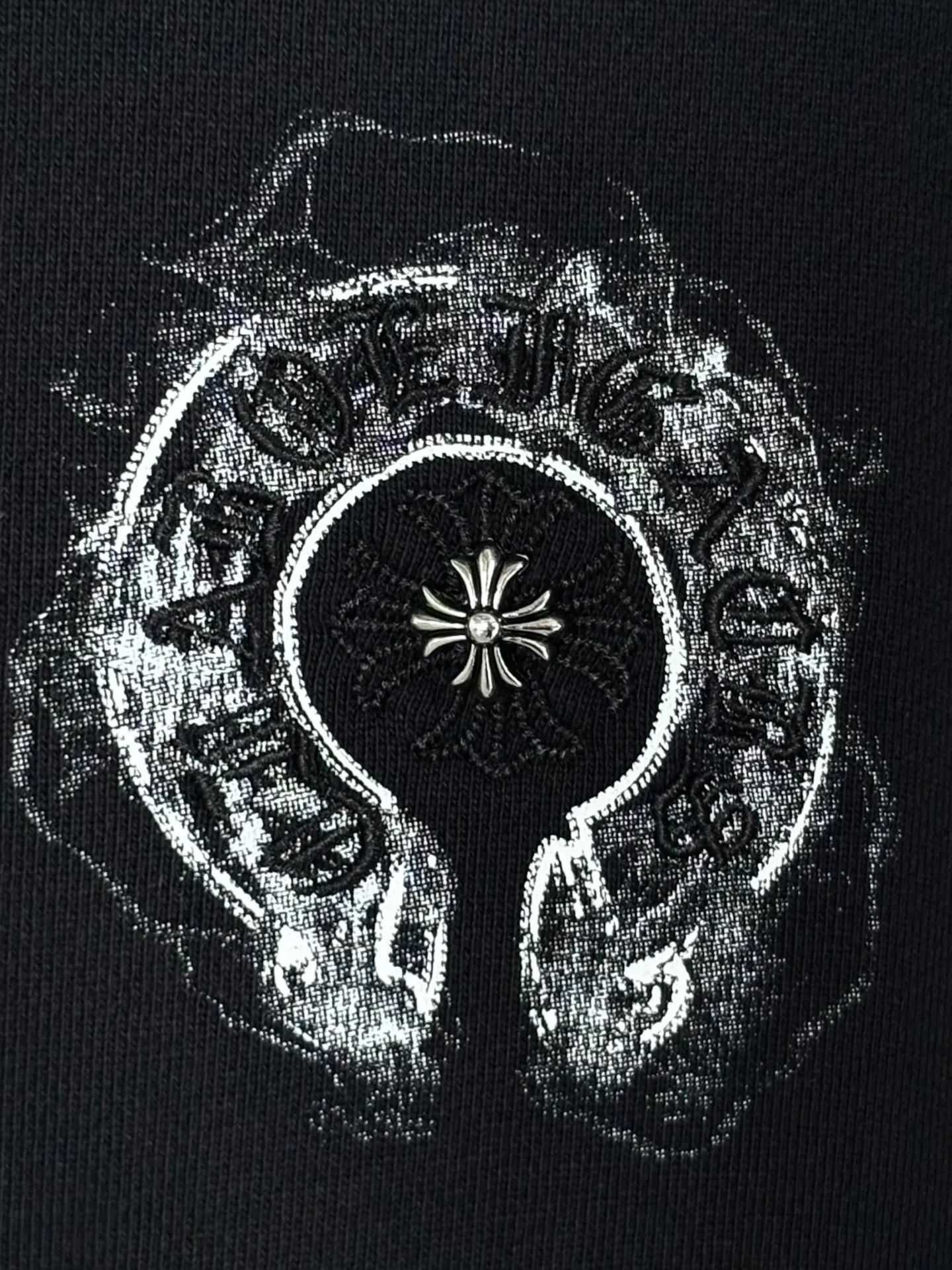 P390 [High Quality] Chrome Hearts Embroidered Horseshoe Rivets🪡+Watermark Letters‼ ️Hooded open-chest sweatshirt *Customized 420g terry cotton fabric, soft, skin-friendly and comfortable *Embroidery process: front horseshoe print + rivet embroidery *A very simple and elegant classic continuation. It is unparalleled in terms of upper body comfort, interpreting your luxury and taste, and creating your fashion style and charm. Three complete standards. Same style for men and women. 𝐂𝐎𝐋𝐎𝐔𝐑: black/light yellow 𝐒𝐈𝐙𝐄: S-XL